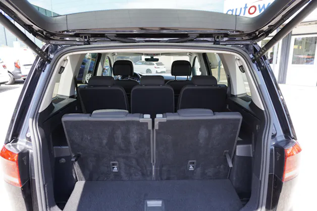 VW Touran 1.5 TSI EVO Highline DSG 7-PLÄTZER R-LINE!!!