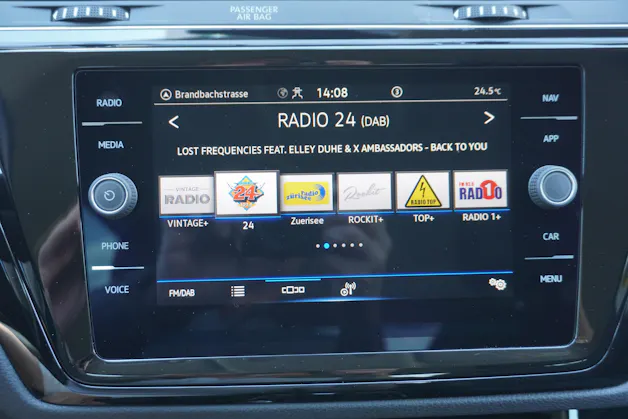 VW Touran 1.5 TSI EVO Highline DSG 7-PLÄTZER R-LINE!!!