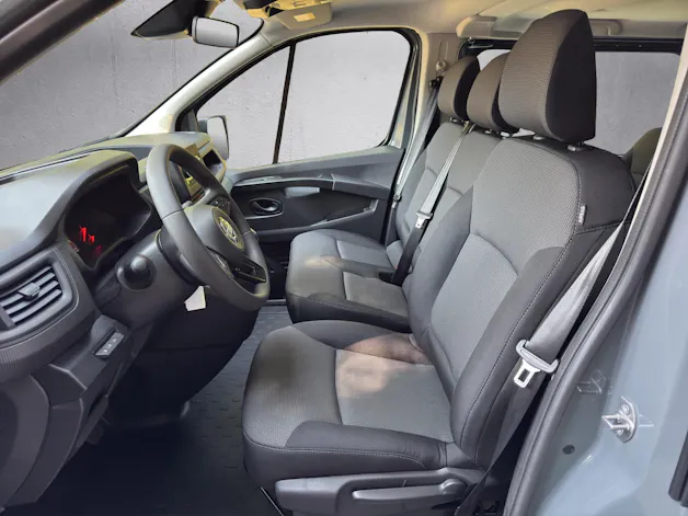 Nissan Primastar DCT 170 L1H1 Acenta 9P