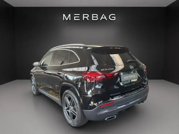 MERCEDES-BENZ GLA 250 4Matic Swiss Star