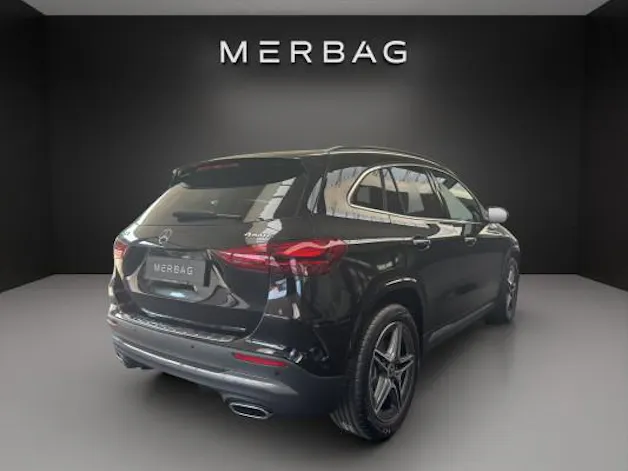 MERCEDES-BENZ GLA 250 4Matic Swiss Star