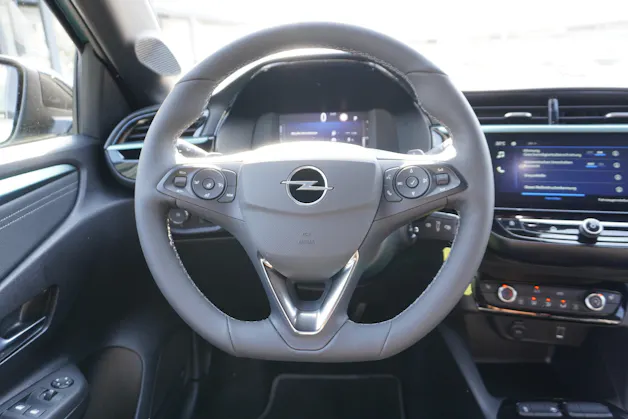Opel Corsa 1.2 MHEV Sporthilfe