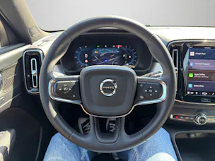 VOLVO XC40 2.0 B3 MH Plus Dark