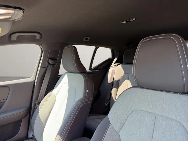 Volvo XC40 2.0 B3 MH Plus Dark