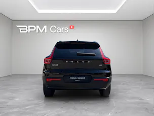 VOLVO XC40 2.0 B3 MH Plus Dark