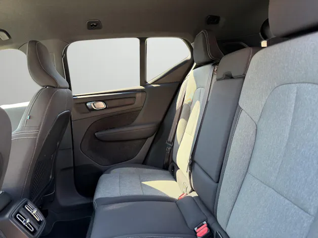 Volvo XC40 2.0 B3 MH Plus Dark