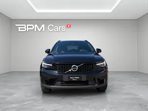 VOLVO XC40 2.0 B3 MH Plus Dark