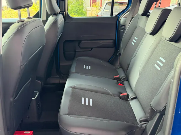 Ford Tourneo Courier 1.0 EcoBoost Active Automat