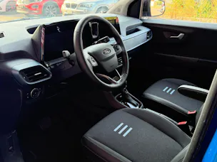 FORD Tourneo Courier 1.0 EcoBoost Active Automat