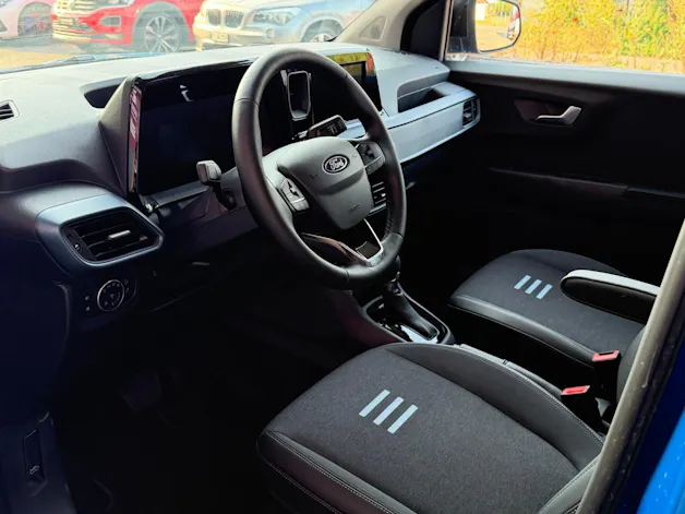 Ford Tourneo Courier 1.0 EcoBoost Active Automat
