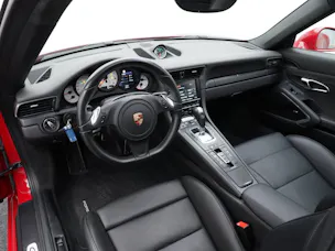 PORSCHE 911 Carrera 4 GTS