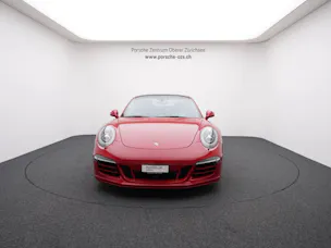 PORSCHE 911 Carrera 4 GTS
