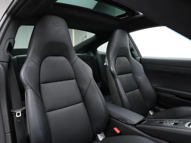 Porsche 911 Carrera 4 GTS