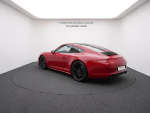 PORSCHE 911 Carrera 4 GTS