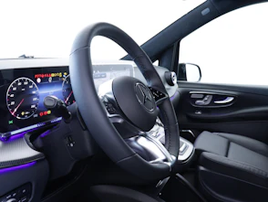 Fahrzeugbild MERCEDES-BENZ V 300 d Swiss Ed. lang 4matic Van