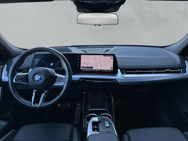BMW iX2 30 M Sport xDrive U10 (CH) AHK 📍