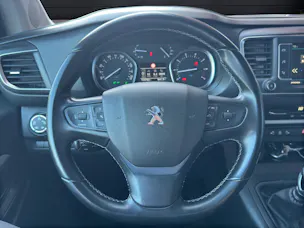 Peugeot Traveller Allure Standard