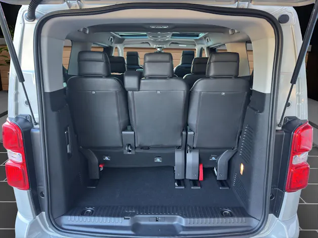 Peugeot Traveller Allure Standard