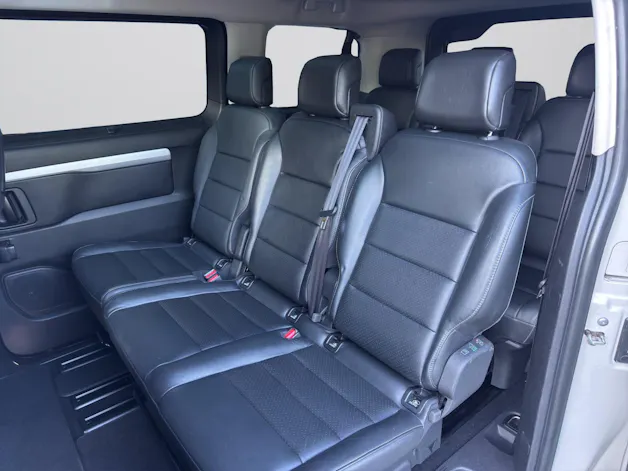 Peugeot Traveller Allure Standard