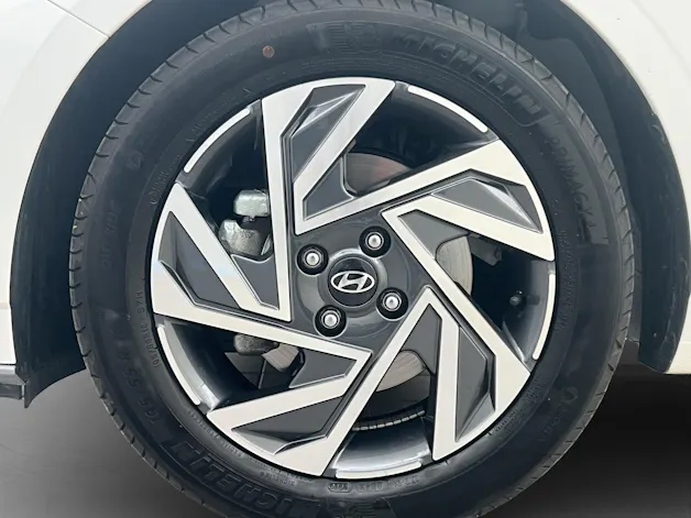 Hyundai i20 1.0 T-GDi Amplia DCT