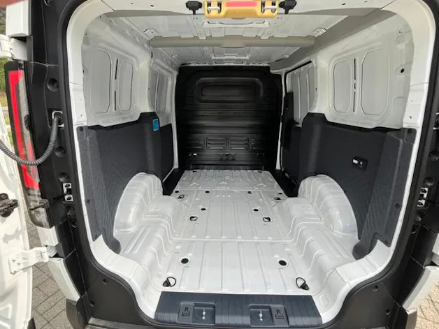 Kia PV5 Cargo 51.5 kWh Plus