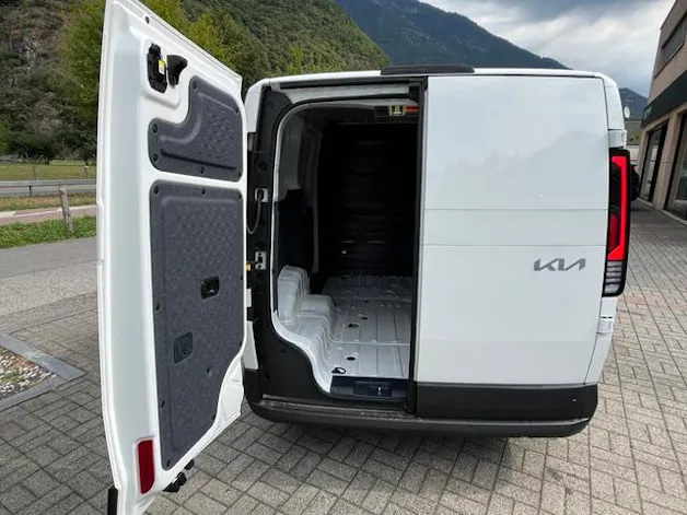 Kia PV5 Cargo 51.5 kWh Plus