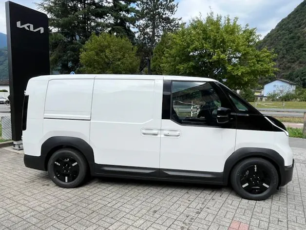 Kia PV5 Cargo 51.5 kWh Plus