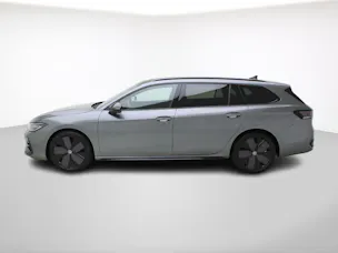 VW Passat Variant 2.0 TSI DSG R-Line 4Motion