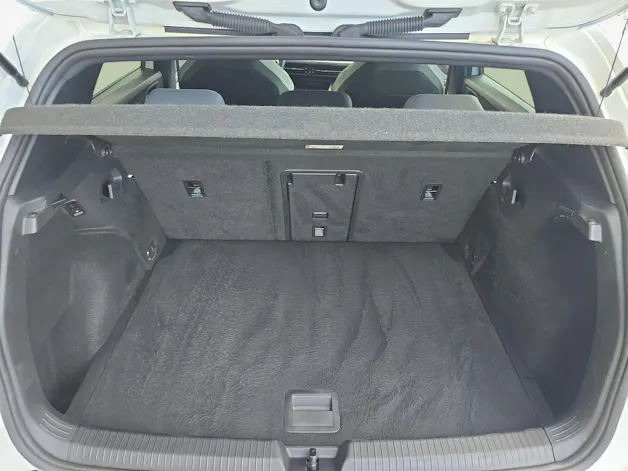 VW Golf VIII 1.5 eTSI R-Line DSG