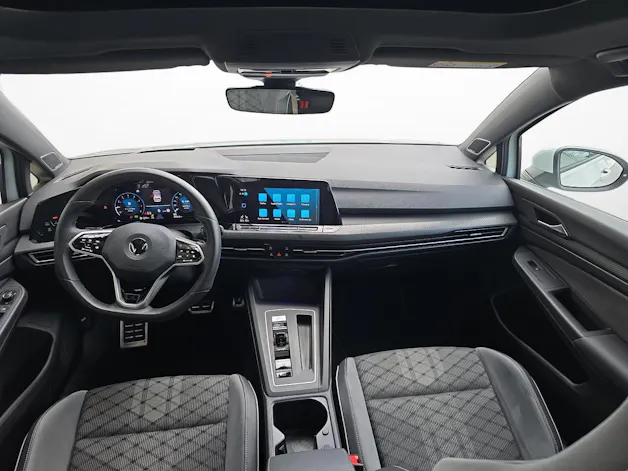VW Golf VIII 1.5 eTSI R-Line DSG