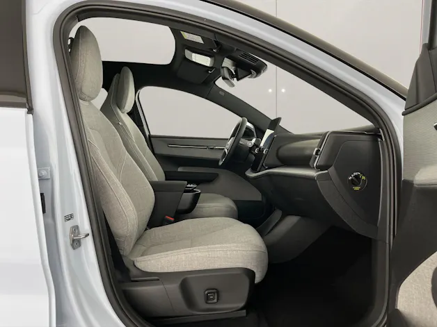 Volvo EX30 P8 AWD