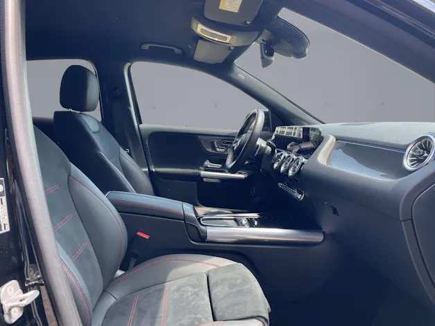 MERCEDES-BENZ GLA 200 Night Star AMG Line