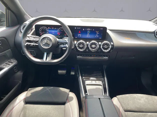 MERCEDES-BENZ GLA 200 Night Star AMG Line