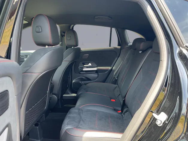 MERCEDES-BENZ GLA 200 Night Star AMG Line
