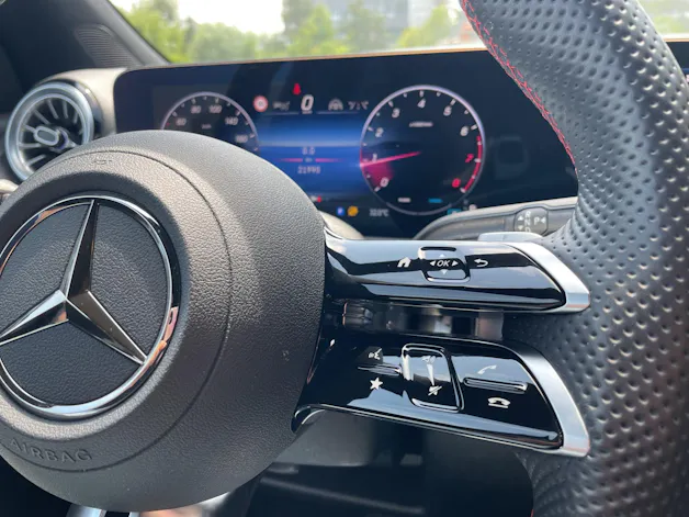 MERCEDES-BENZ GLA 200 Night Star AMG Line