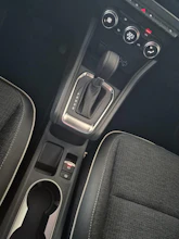 https://vehicle.imgix.net/4418481/b17c71a9-6a41-4b8a-858d-563476edfe39.jpg
