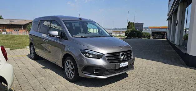 Mercedes-Benz 180 Progressive Van L