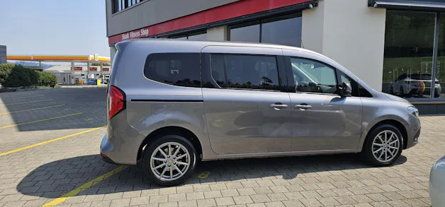 Mercedes-Benz 180 Progressive Van L