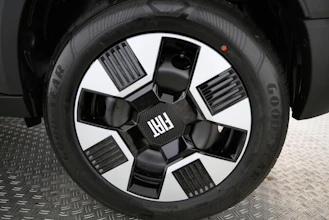 https://vehicle.imgix.net/4418527/1d79f457-e937-4dc4-918a-154b7374b1df.jpg