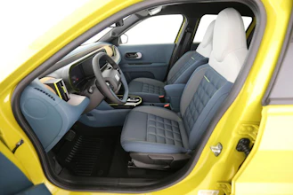 https://vehicle.imgix.net/4418533/10120b4a-0538-4ac1-be25-df8997597475.jpg