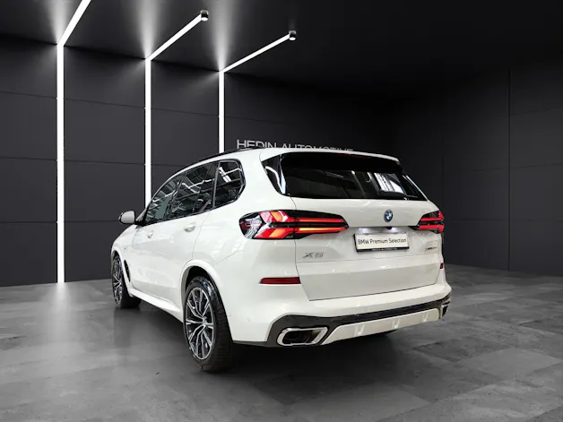 BMW X5 50e xDrive Attraktiven Leasingzinssatz ab 1,9 % bei Abschluss einer BMW Fahrzeugversicherung.