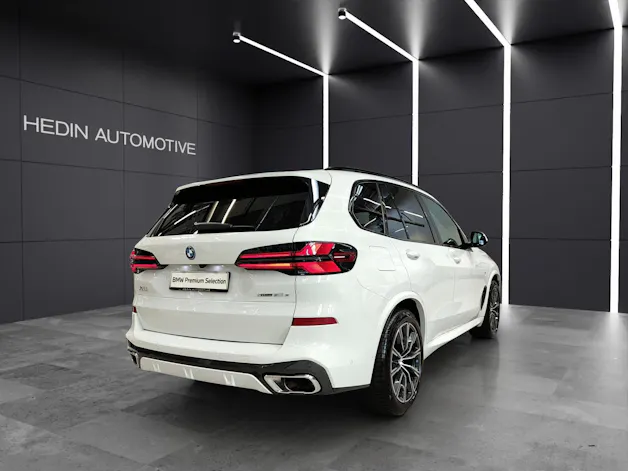 BMW X5 50e xDrive Attraktiven Leasingzinssatz ab 1,9 % bei Abschluss einer BMW Fahrzeugversicherung.
