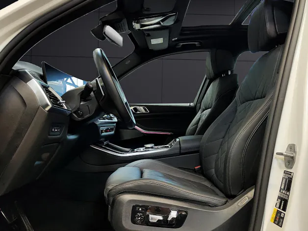 BMW X5 50e xDrive Attraktiven Leasingzinssatz ab 1,9 % bei Abschluss einer BMW Fahrzeugversicherung.