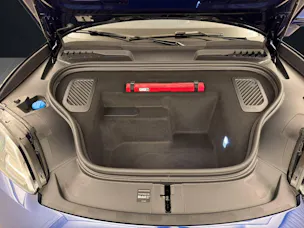 PORSCHE Macan 4