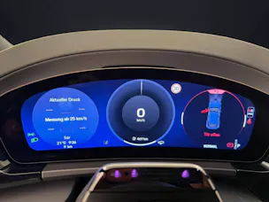PORSCHE Macan 4