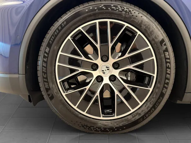 Porsche Macan 4