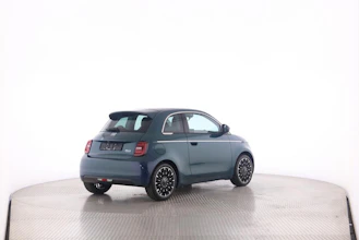 https://vehicle.imgix.net/4418601/194921a7-bbe6-4556-9492-d19ad72ede5a.jpg