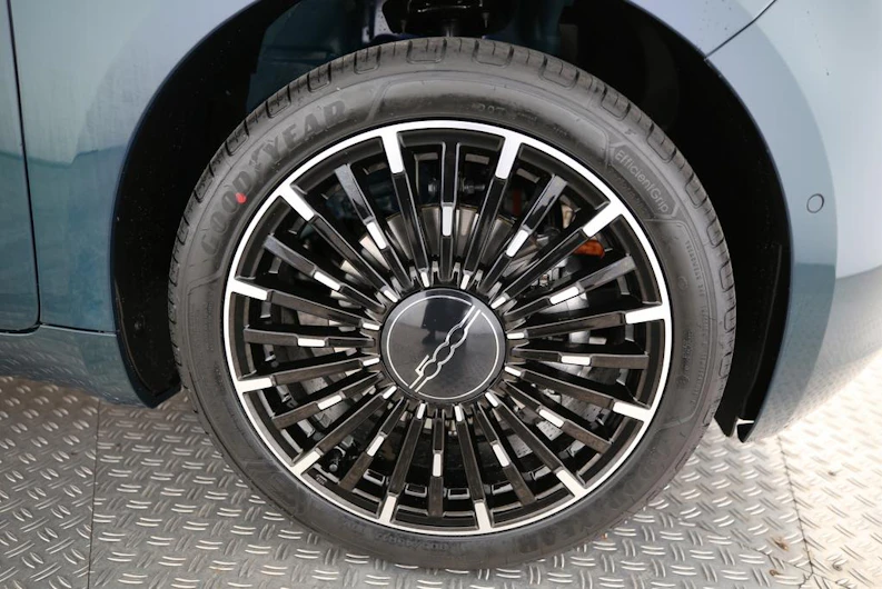 immagine del veicolo FIAT 500