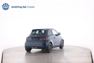 https://vehicle.imgix.net/4418601/fe952321-c916-4a3b-8212-be592101b155.jpg