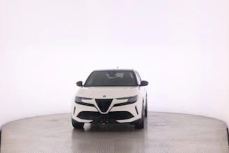 https://vehicle.imgix.net/4418644/1e034ed3-bb2f-40c1-a62d-24a32c84f7f6.jpg